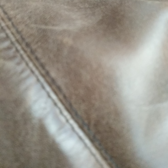 Brown vegan leather tote w pockets - Picture 6 of 6